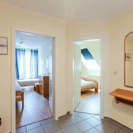 Haus Godewind Nr 12 Апартаменты *